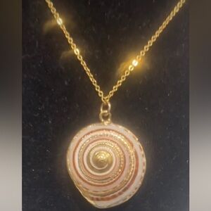 Elegant Gold Spiral shell Pendant Necklace